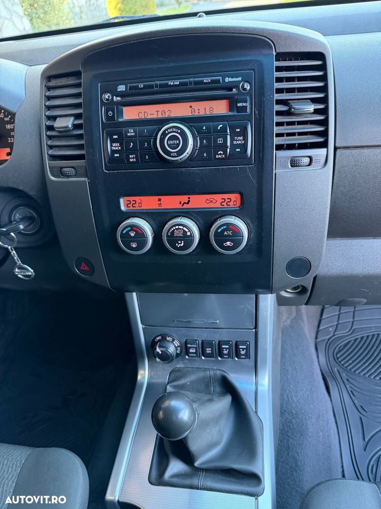 Nissan Navara XE - 11