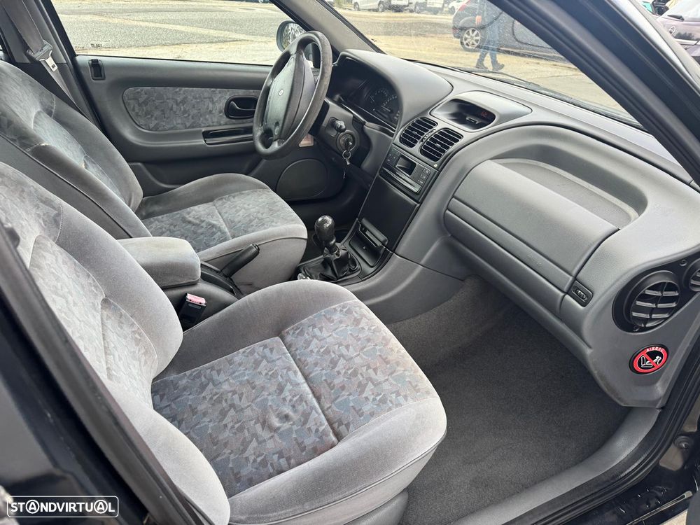 Renault Laguna - 3
