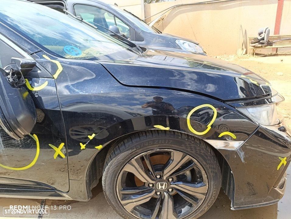 GUARDA-LAMAS FRENTE DIREITO HONDA CIVIC SEDÁN FC - 1