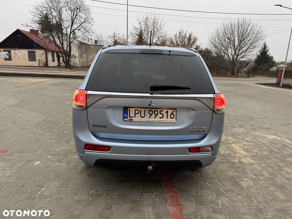 Mitsubishi Outlander - 9