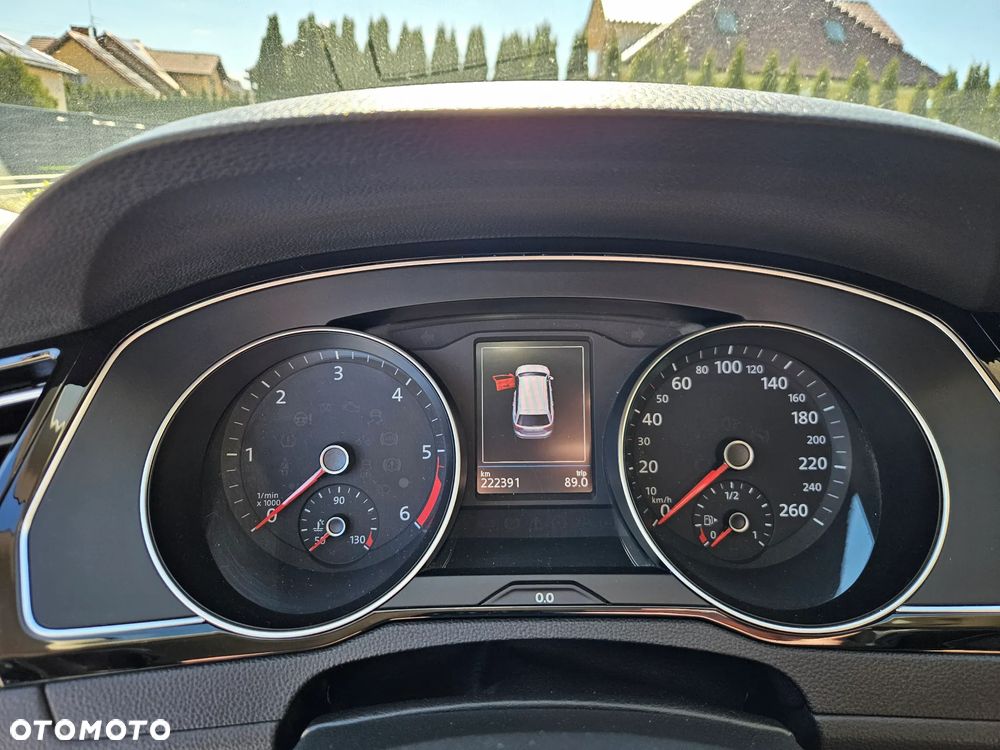 Volkswagen Passat 2.0 TDI SCR DSG Business - 25