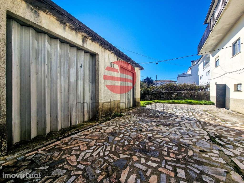 PRÉDIO C/ 4 FRAÇÕES AUTÓNOMAS + GARAGENS - Grande imagem: 5/24