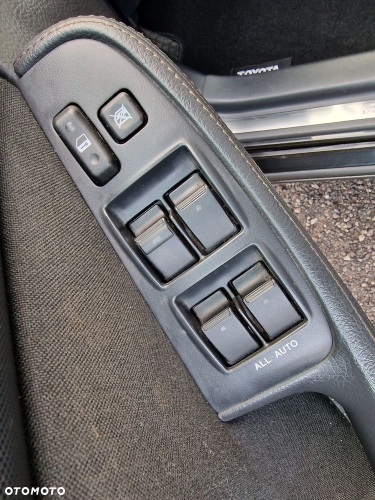 Toyota Avensis 2.0 VVT-i Executive - 20