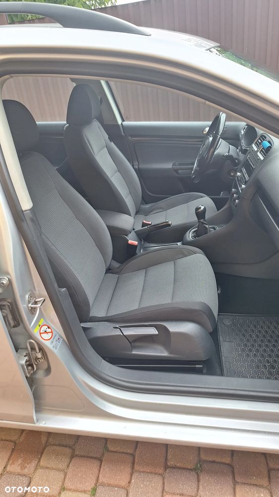 Volkswagen Golf 1.6 TDI Comfortline - 9