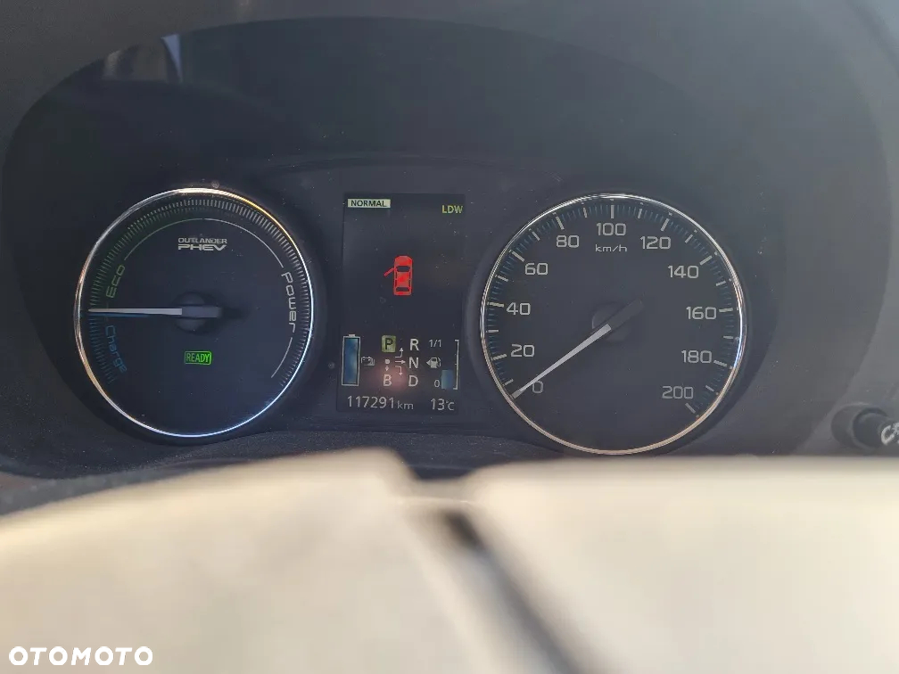 Mitsubishi Outlander 2.0 2WD CVT Invite - 4