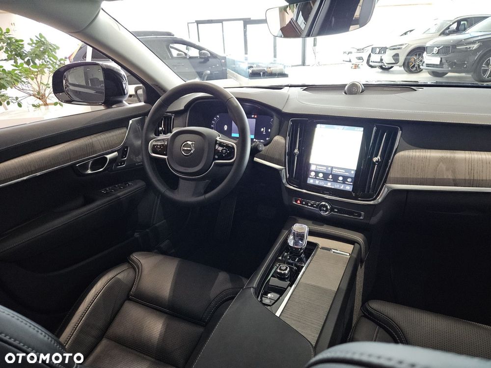 Volvo V90 Cross Country - 13