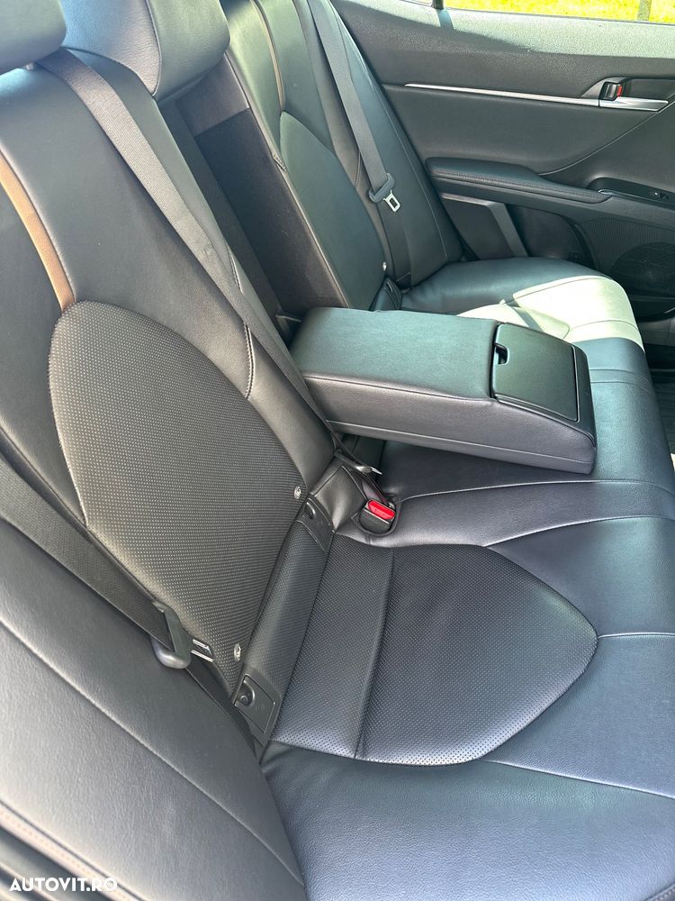 Toyota Camry 2.5 Exclusive - 18