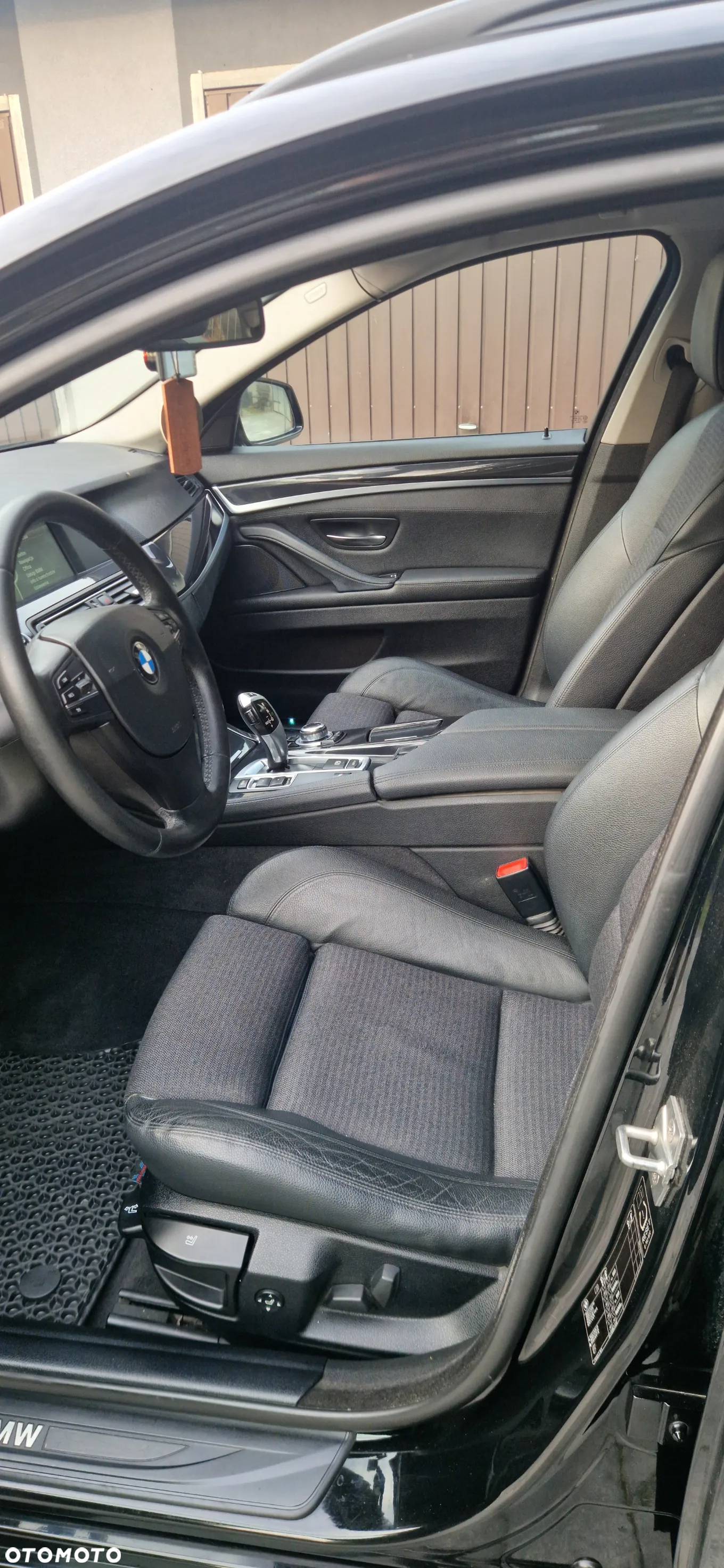 BMW Seria 5 520d - 14