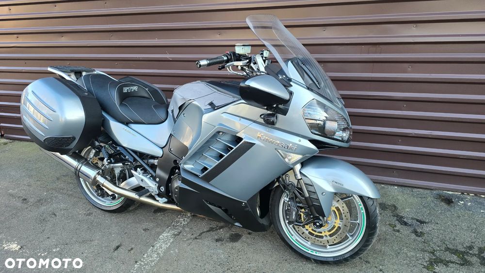 Kawasaki GTR - 17