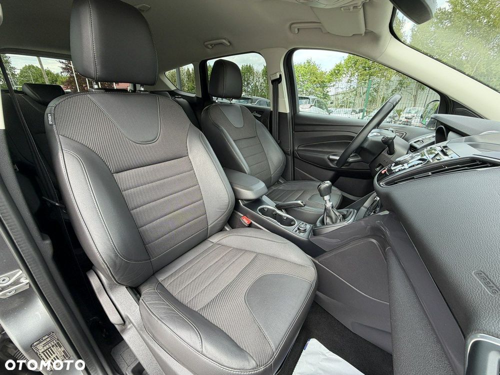 Ford Kuga - 26