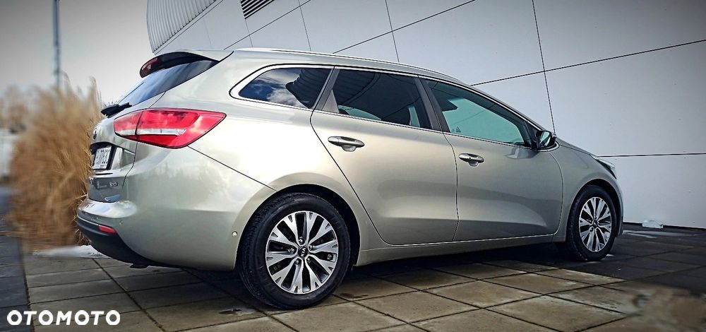 Kia Ceed 1.6 CRDi 136 DCT ISG Platinum Edition - 7