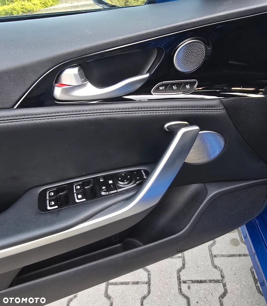 Kia Stinger - 8