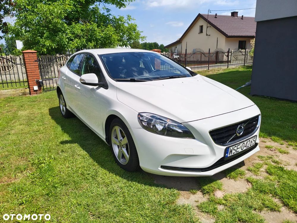 Volvo V40 D2 Momentum - 1