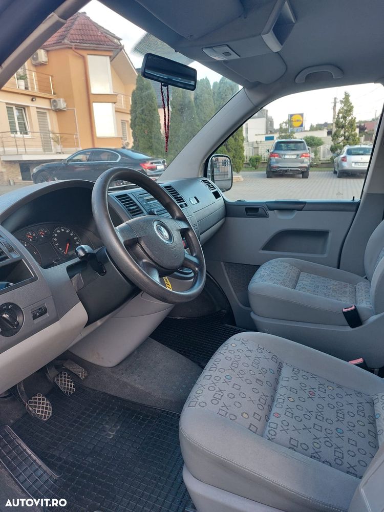 Volkswagen Caravelle - 6