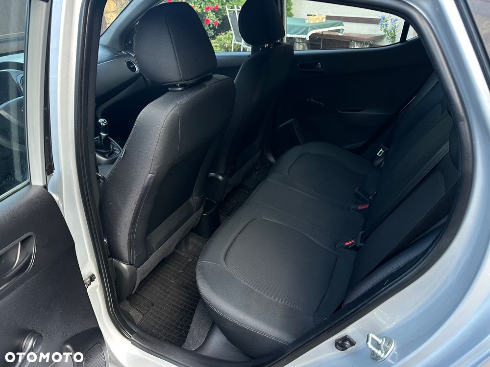 Hyundai i10 1.0 BlueDrive Comfort - 12
