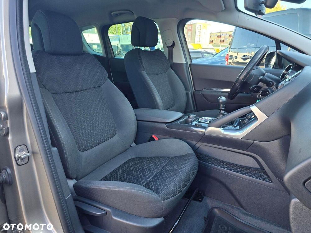 Peugeot 3008 1.6 HDi Active - 16