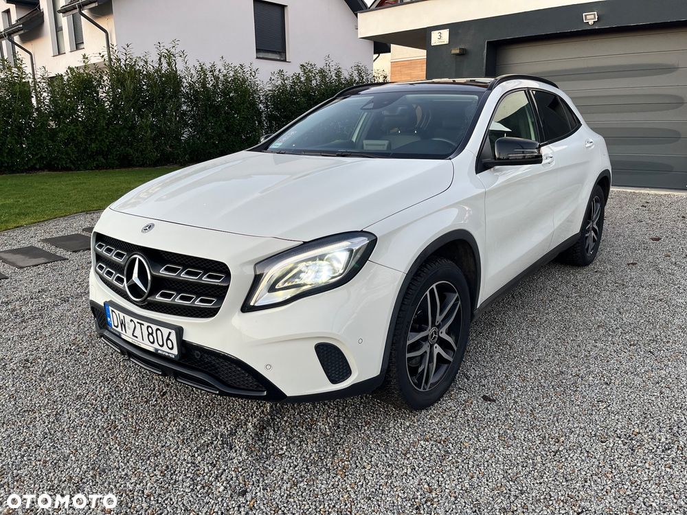 Mercedes-Benz GLA 220 4-Matic - 1