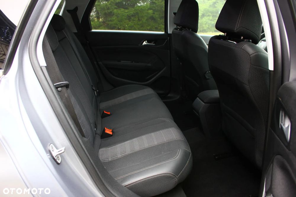 Peugeot 308 BlueHDi FAP 130 Stop & Start Allure - 33