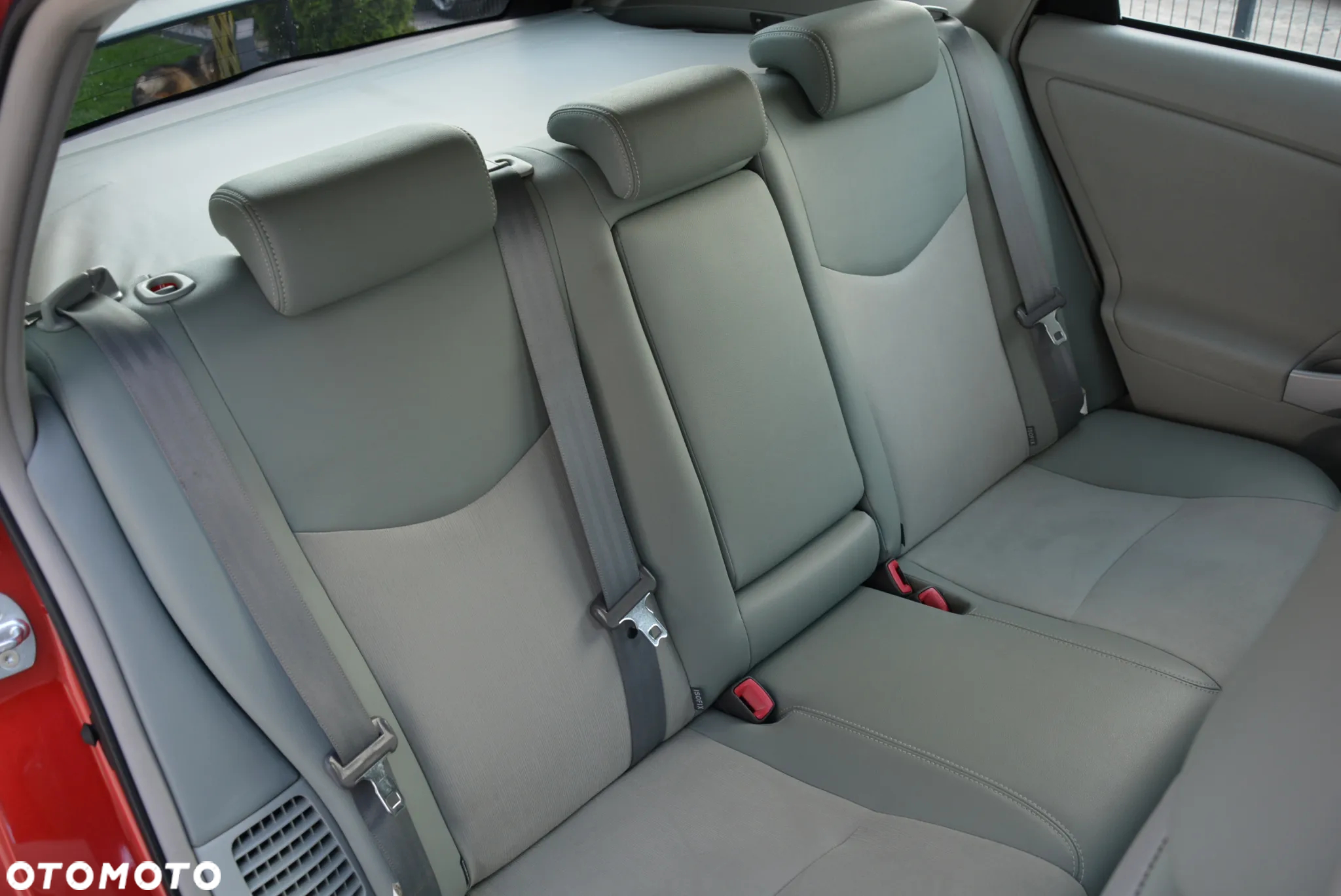Toyota Prius 1.8 HSD Premium - 33