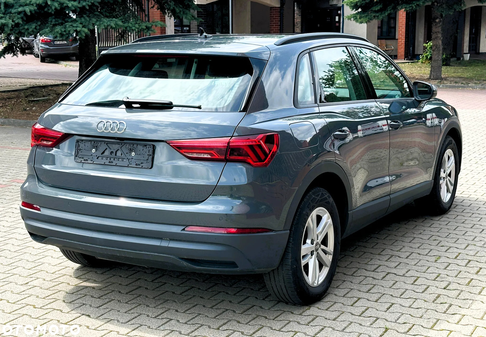 Audi Q3 2.0 TDI S tronic design - 5