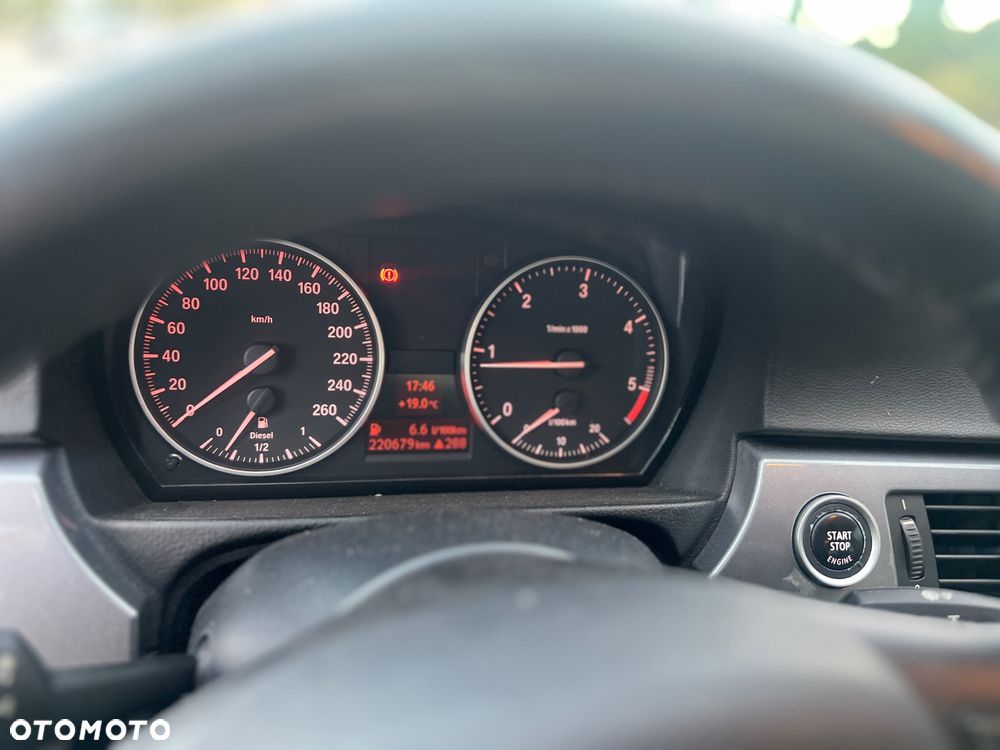 BMW Seria 3 318d - 14