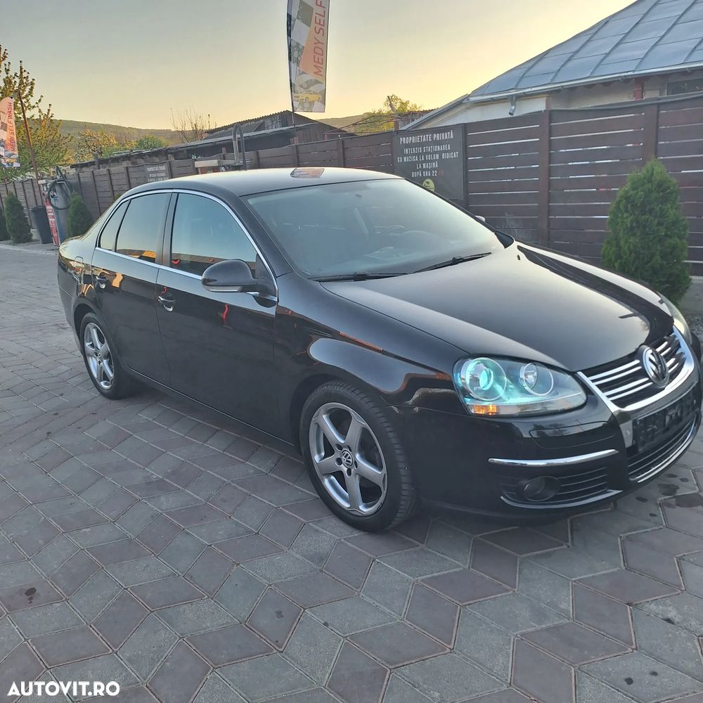 Volkswagen Jetta - 2