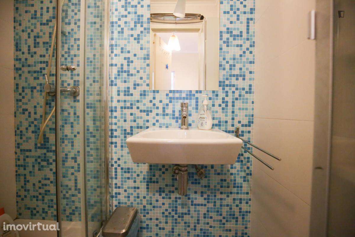 Quarto - localizado em Algés Lisbon - Grande imagem: 4/39