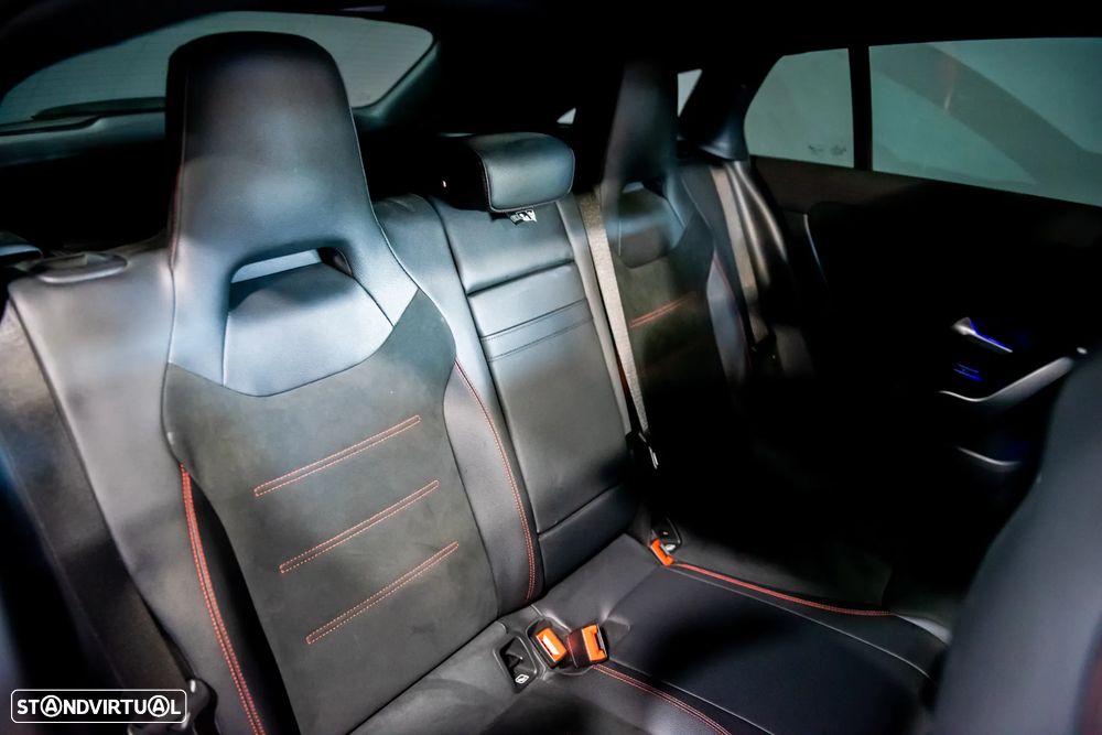 Mercedes-Benz CLA 200 d Shooting Brake AMG Line Aut. - 32