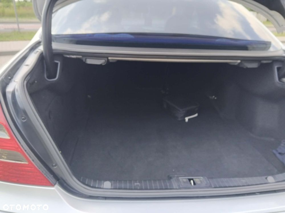 Mercedes-Benz Klasa E 320 CDI 4-Matic Avantgarde - 13