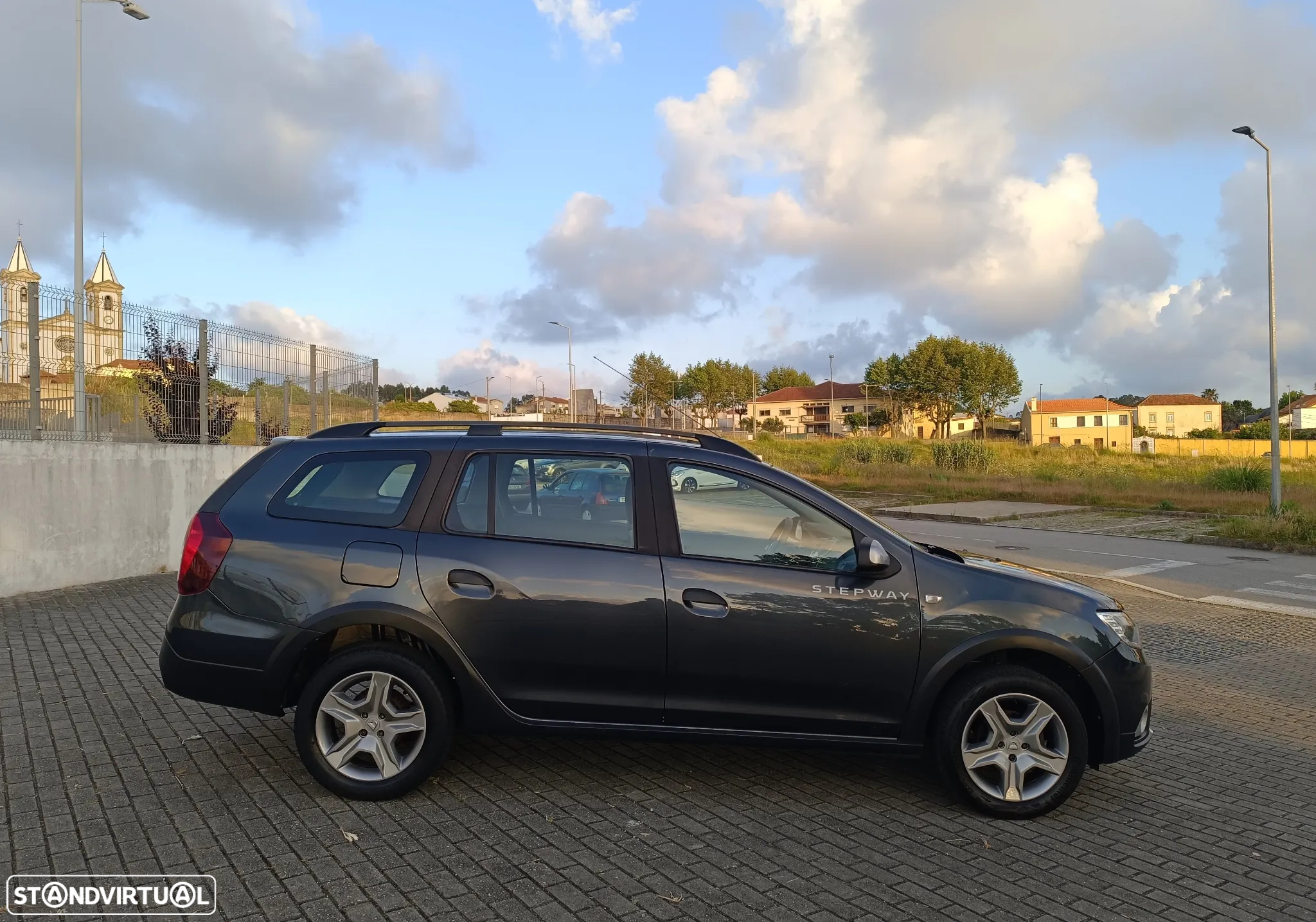 Dacia Logan MCV 0.9 TCe Stepway - 11