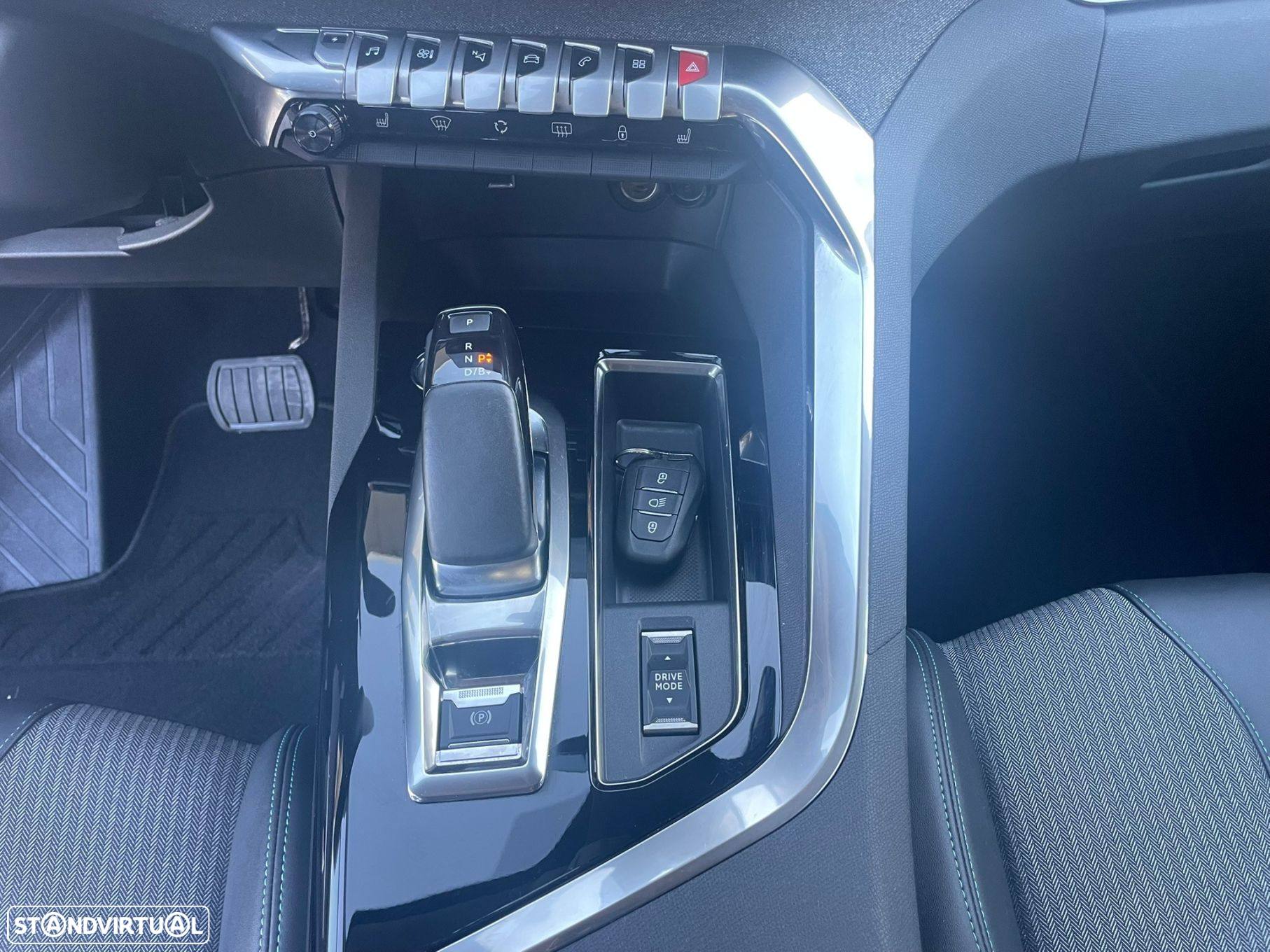 Peugeot 3008 1.6 Hybrid Allure e-EAT8 - 34