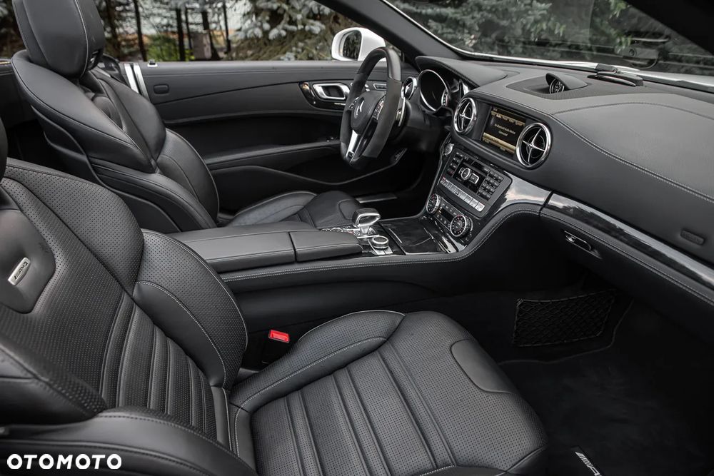 Mercedes-Benz SL 63 AMG AMG Speedshift MCT 7-Gang Sportgetriebe AMG Performance Package - 28