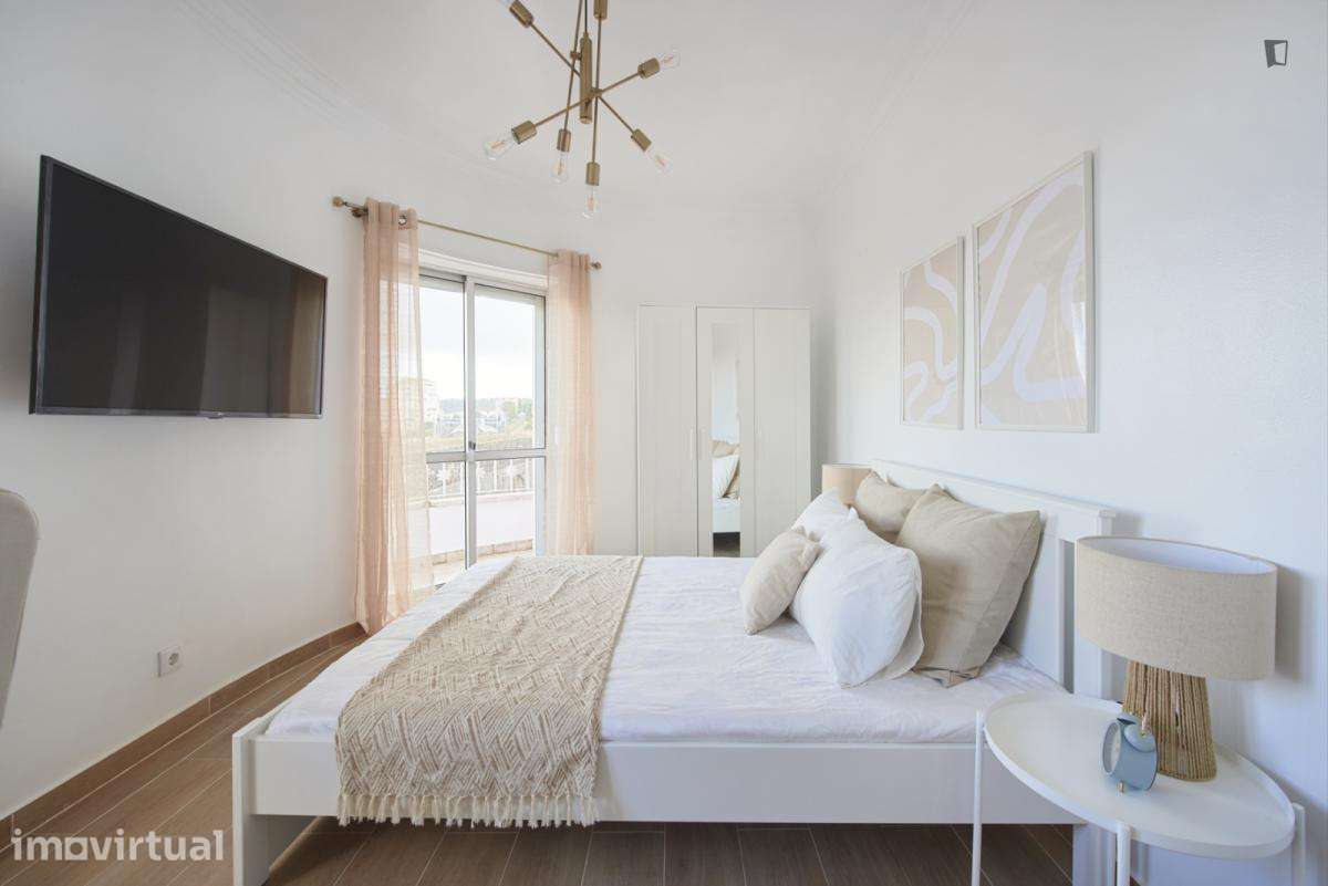 Quarto - localizado em Amadora Lisbon - Grande imagem: 3/33