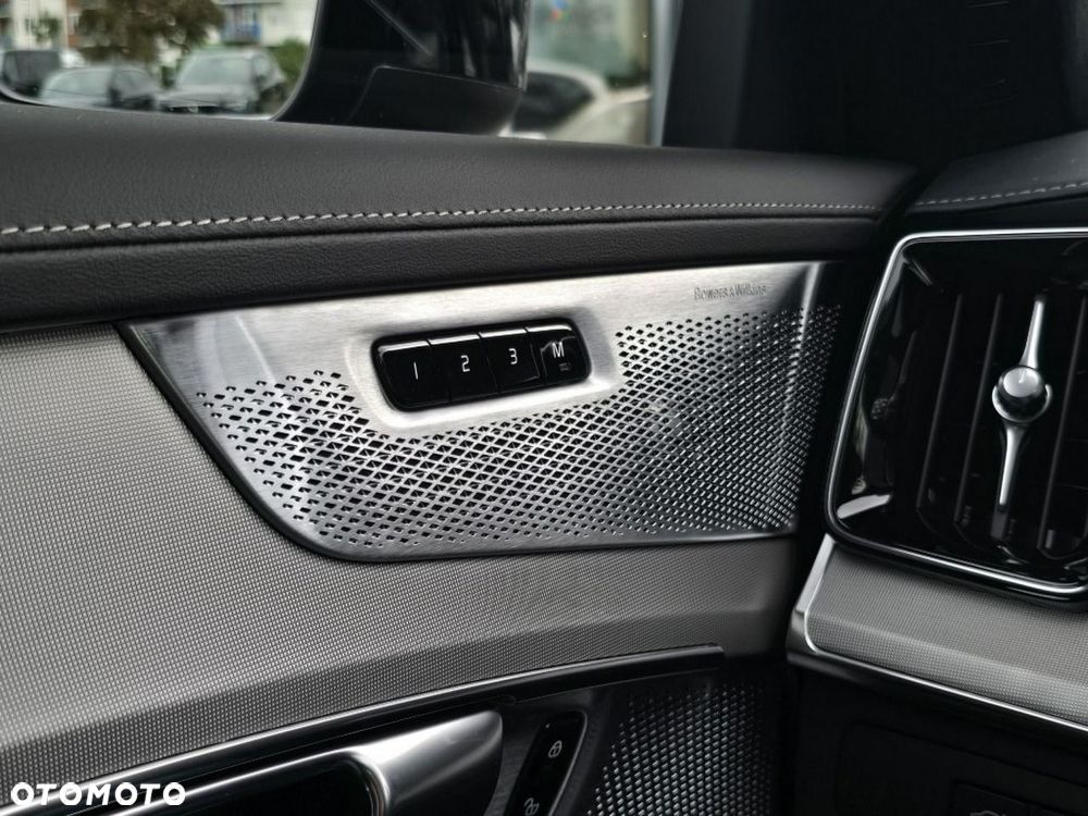 Volvo XC 90 T8 AWD Plug-In Hybrid Ultra Black Edition 7os - 36
