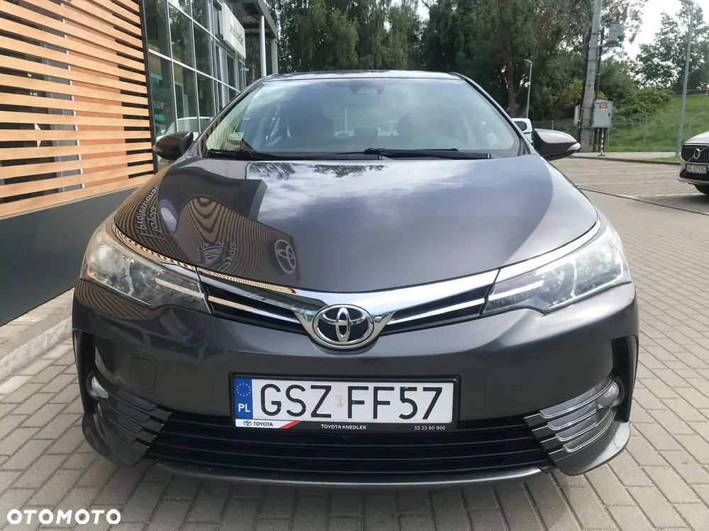 Toyota Corolla 1.6 Classic Plus - 12