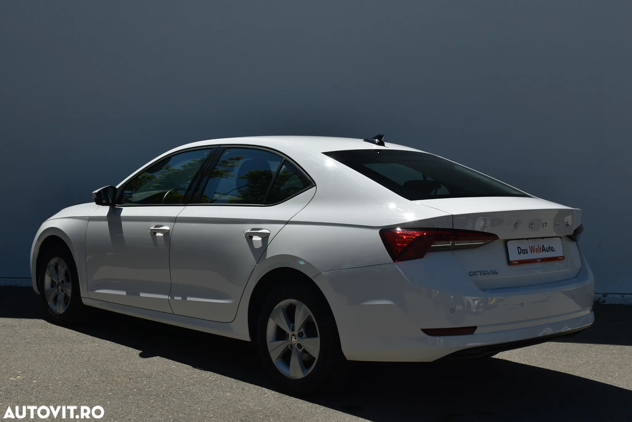 Skoda Octavia 2.0 TDI DSG Ambition - 10