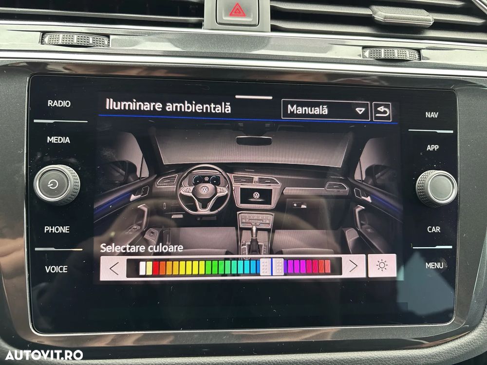 Volkswagen Tiguan 2.0 TDI SCR 4MOTION DSG Elegance - 24