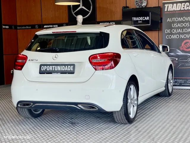Mercedes-Benz A 160 d Urban - 12