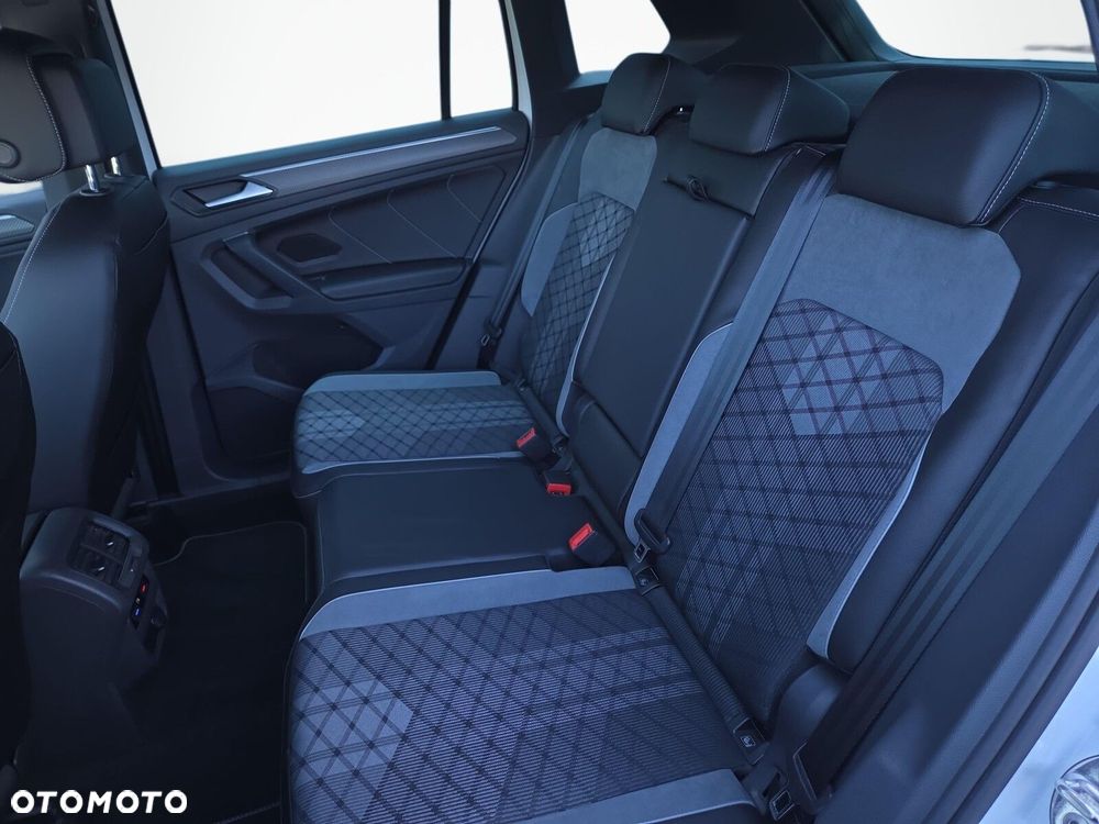 Volkswagen Tiguan 2.0 TDI SCR 4Mot R-Line DSG - 12