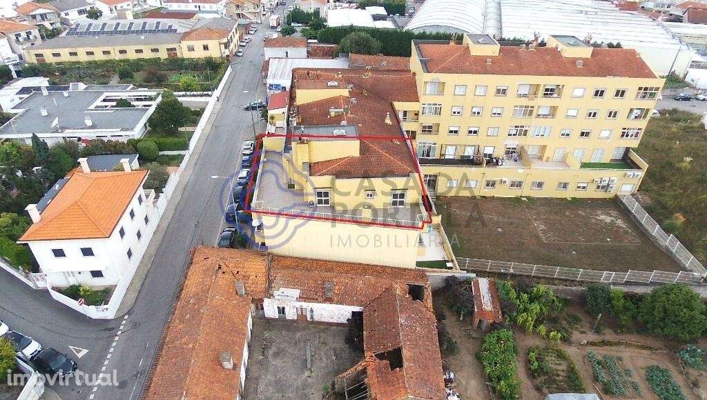 Fantástico apartamento T3, terraço de 115m2, duas garagens individuais - Grande imagem: 3/49