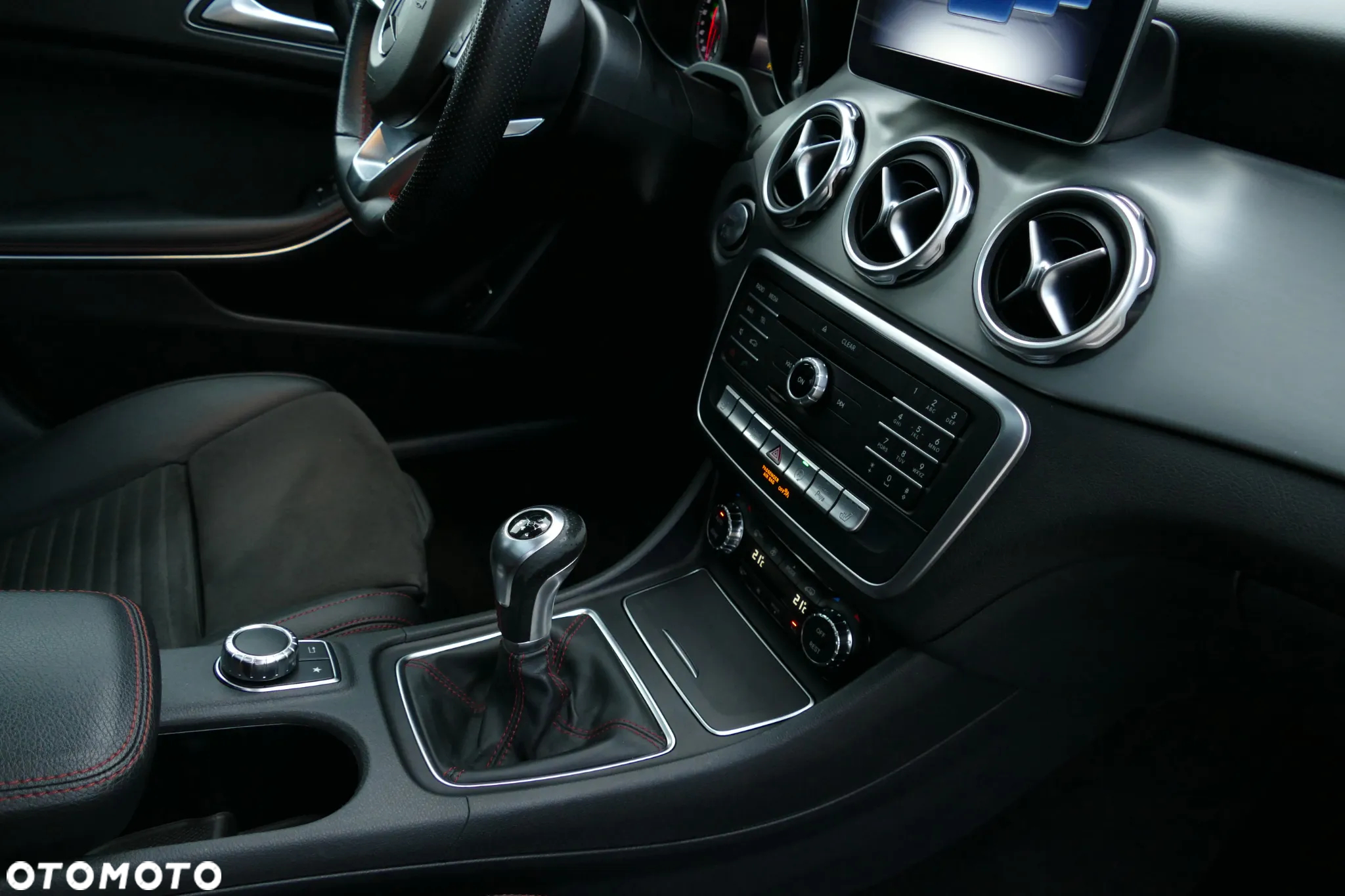 Mercedes-Benz GLA 200 AMG Line - 27