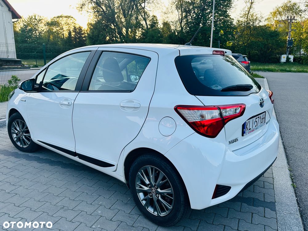 Toyota Yaris Hybrid 100 Premium EU6 - 21