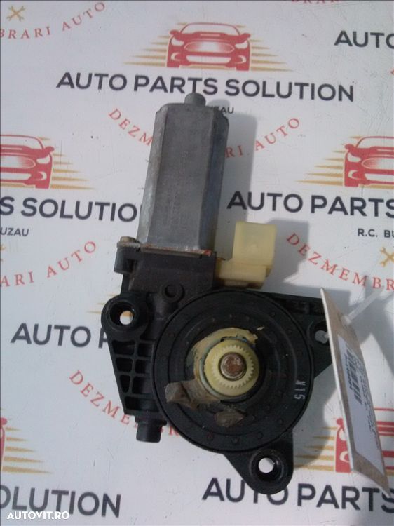 motoras macara geam usa stanga spate m c class an fabr. 2002 - 1