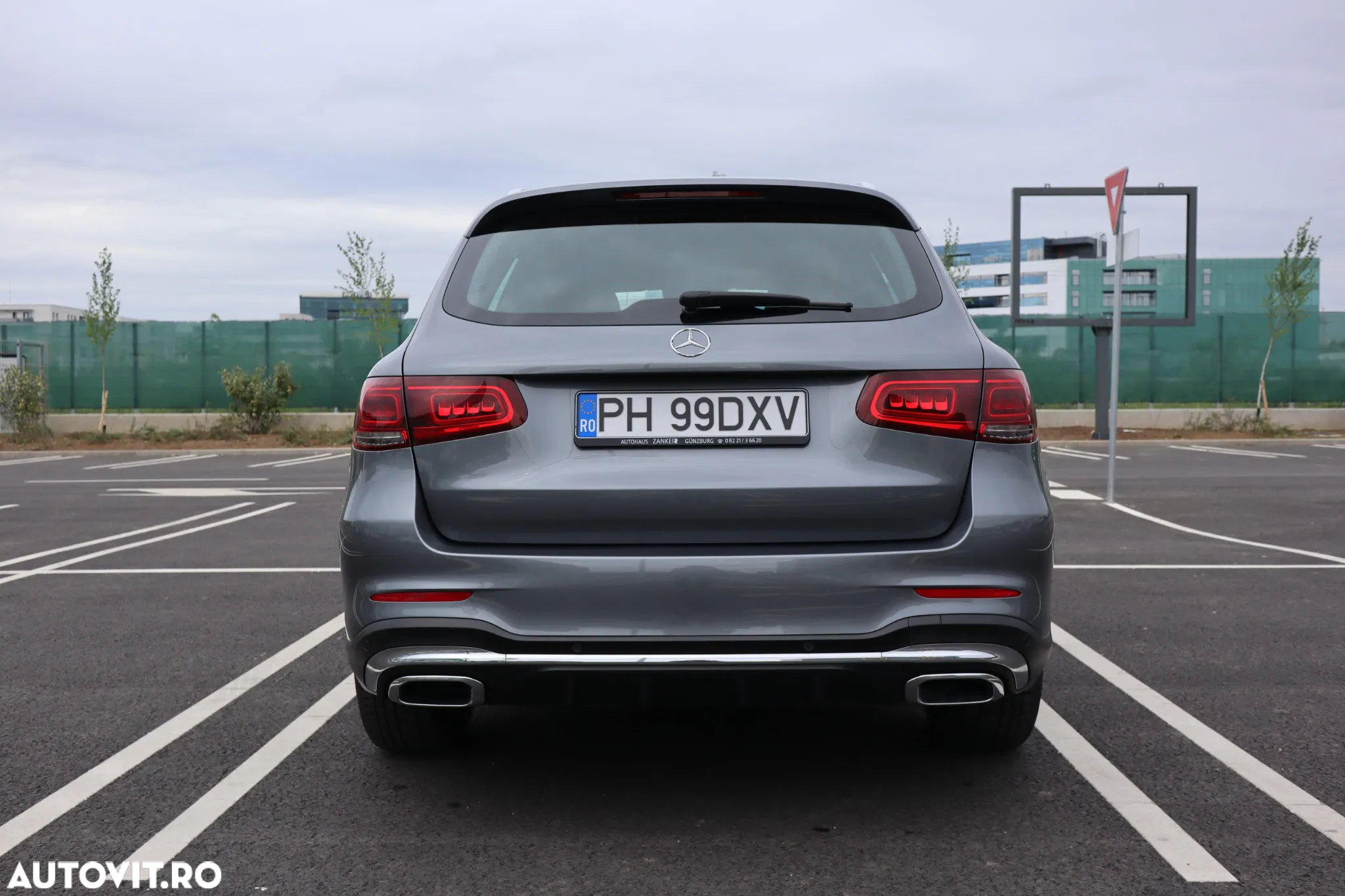 Mercedes-Benz GLC 200 4Matic 9G-TRONIC AMG Line - 7