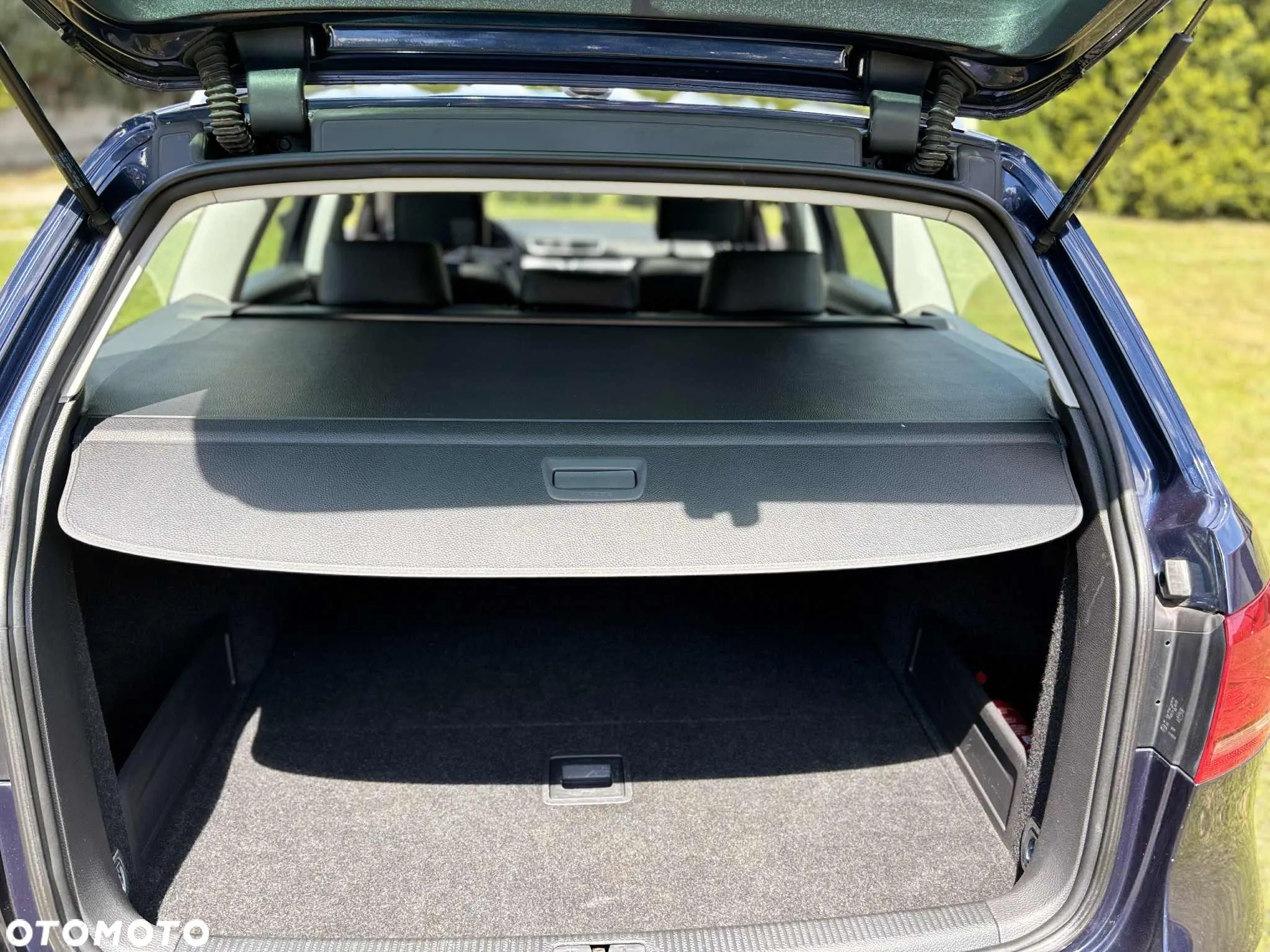 Volkswagen Passat 1.6 TDI Comfortline - 15