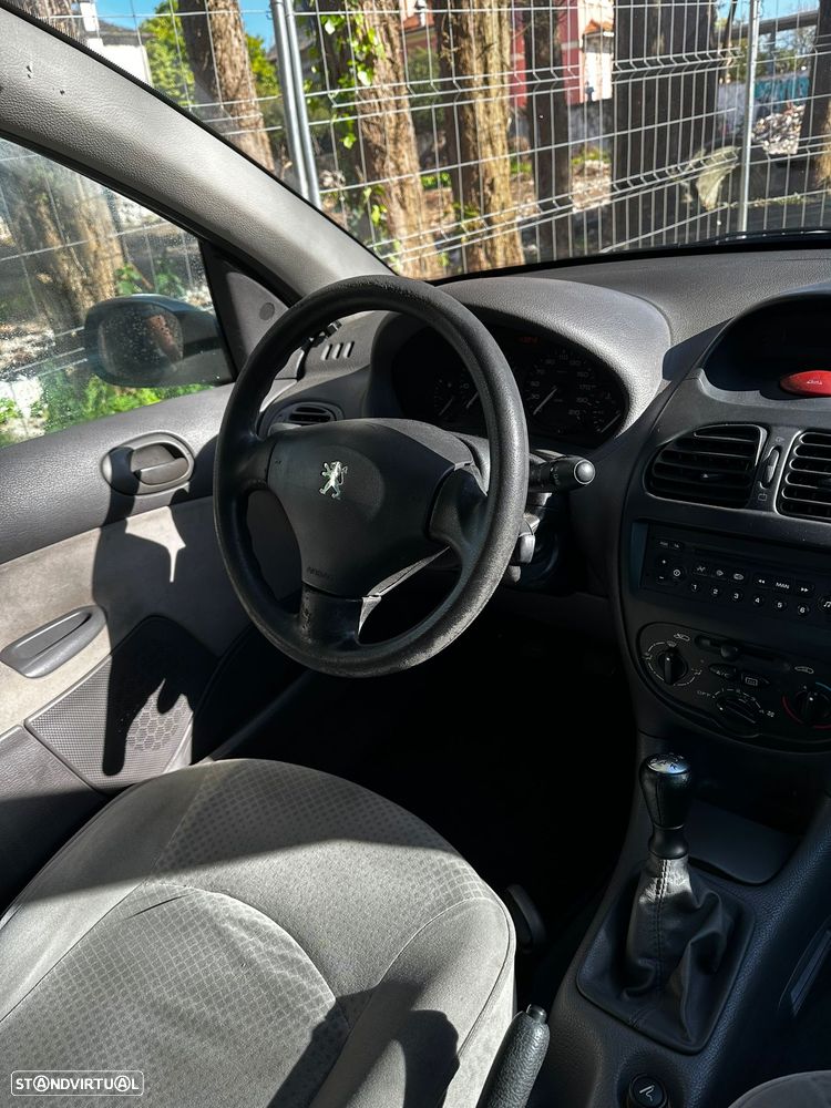 Peugeot 206 1.1 XT - 10