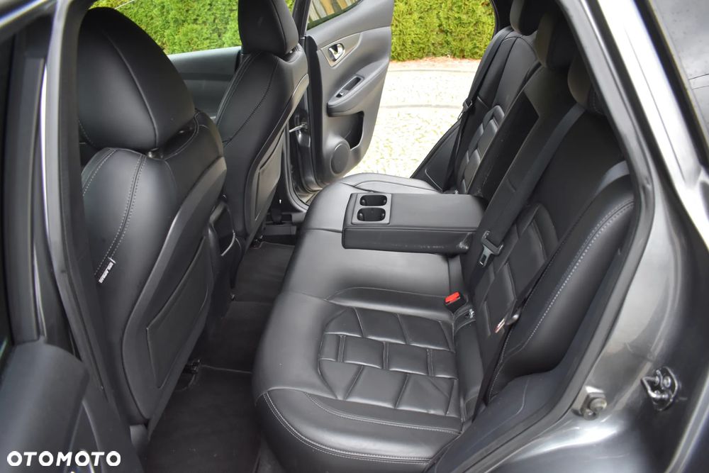 Nissan Qashqai 1.6 dCi TEKNA+ - 10