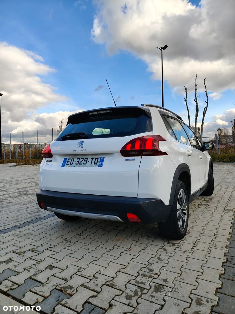 Peugeot 2008 1.2 Pure Tech Allure S&S - 3