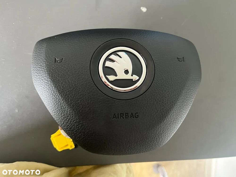 SKODA KAROQ PODUSZKA POWIETRZNA KIEROWCY W KIEROWNICE 57A880201A - 1