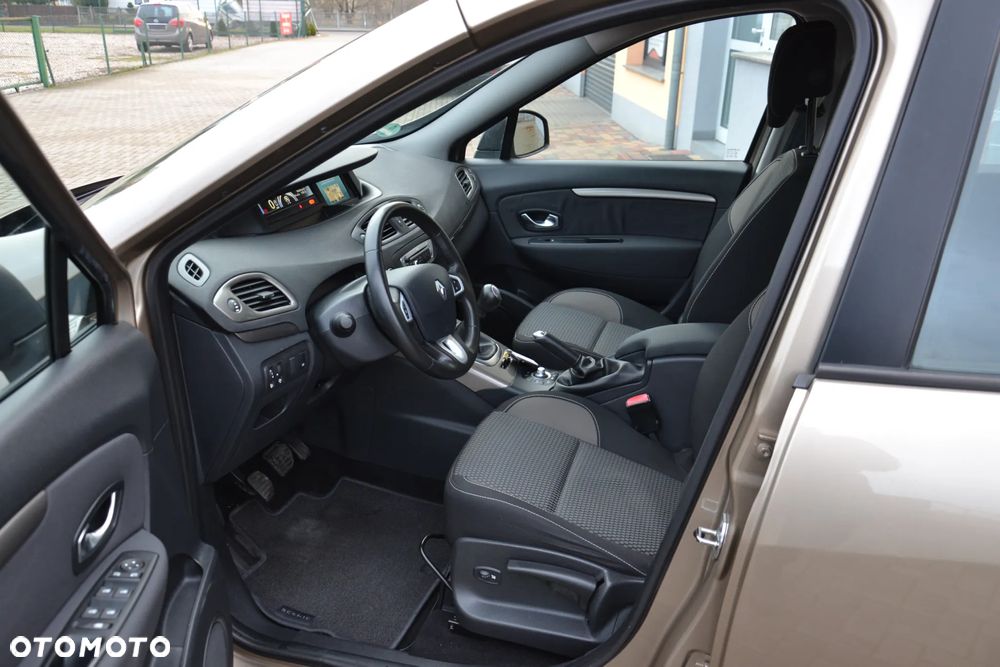 Renault Scenic dCi 110 Xmod Paris - 18